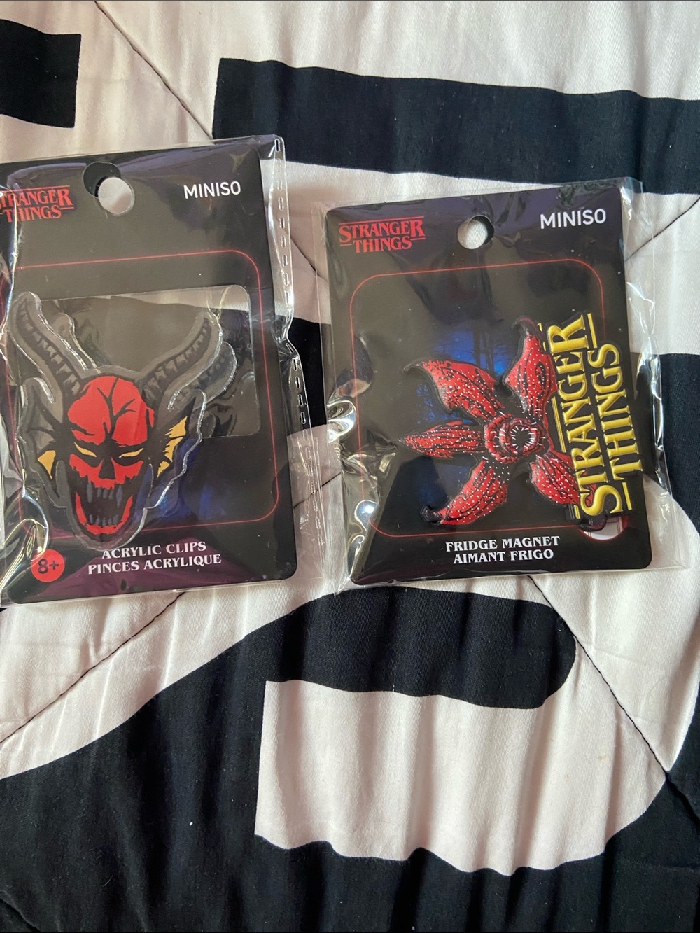 MINISO Stranger Things Red Demogorgon Fridge Magnet & Acrylic Clip Set